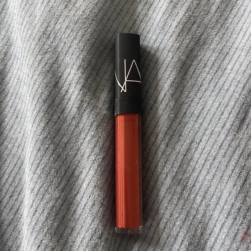 NARS lip gloss aragon